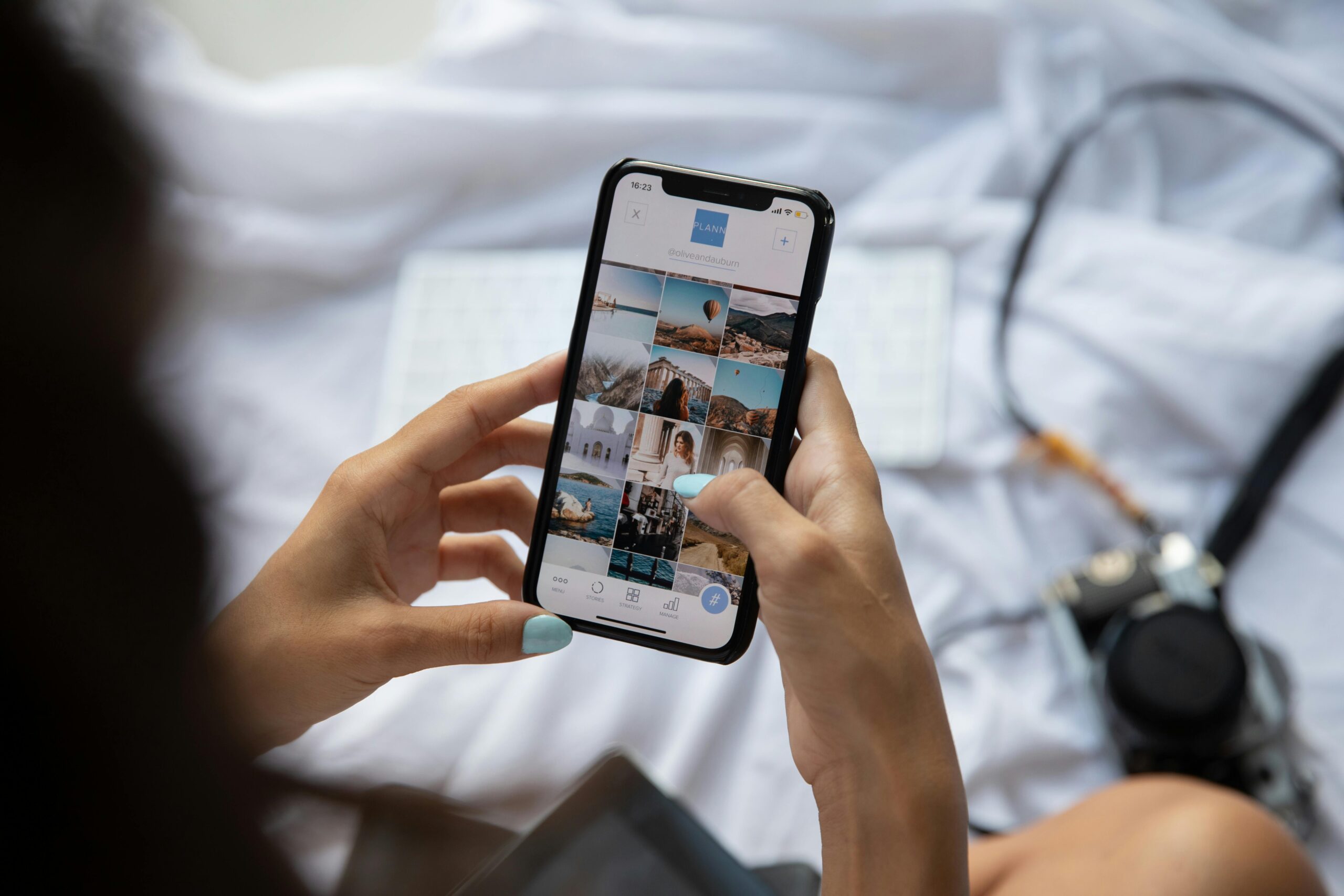 instagram influencer social media trauma therapist